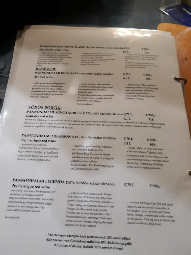 Comentarii opinii despre Komédiás Étterem