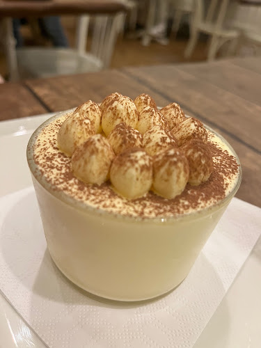 Budapest, Szent István tér 12, 1051