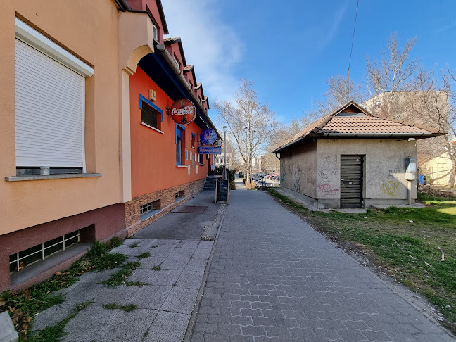 Vörös Kakas Söröző - Vendéglátás