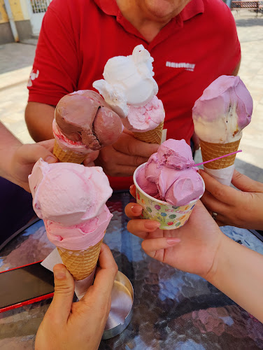 Opinii despre Dolce Vita fagyizó în Berettyóújfalu - Vendéglátás