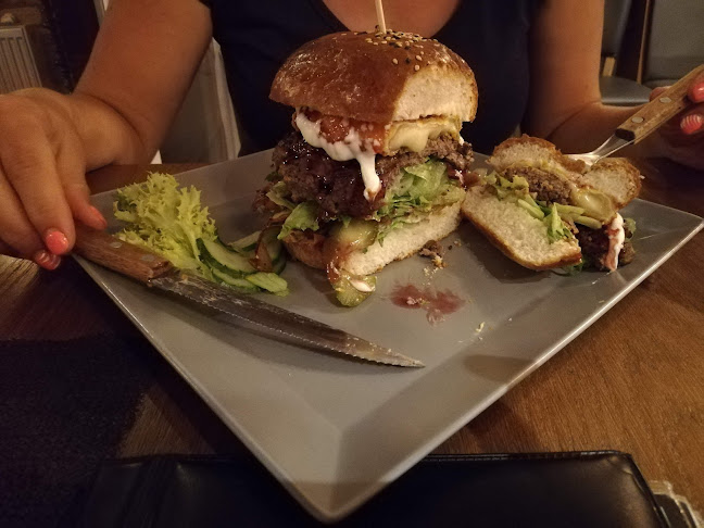 Comentarii opinii despre Burger Pub
