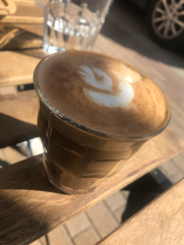 Opinii despre Kockacukor-Nem csak reggeli în Székesfehérvár - Vendéglátás