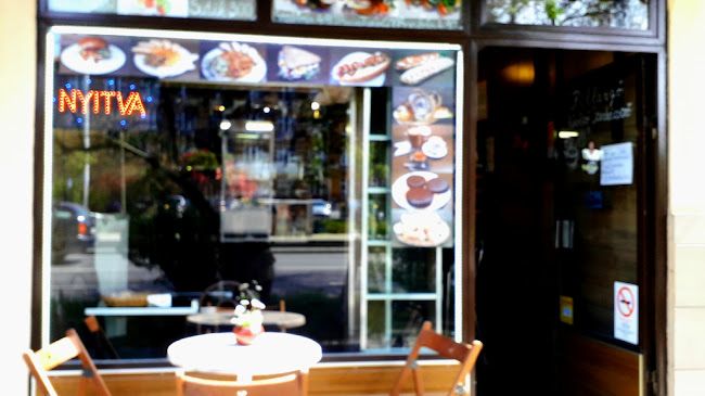 Opinii despre Pillangó Kávézó Szendvicsező în Budapest - Vendéglátás