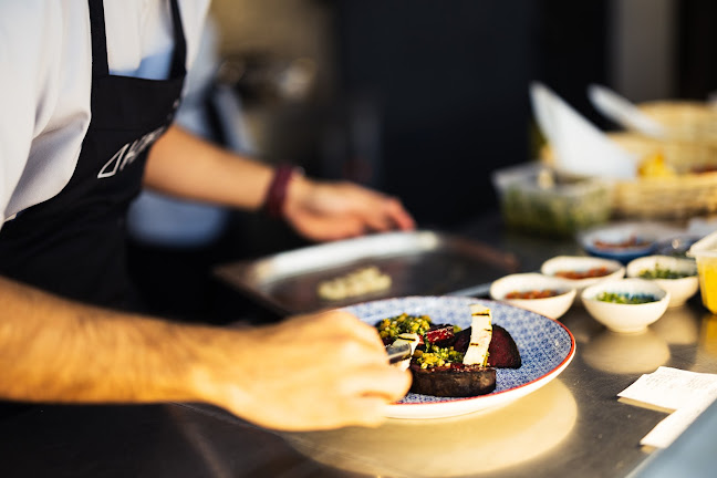 Opinii despre UMO Restaurant în Budapest - Vendéglátás