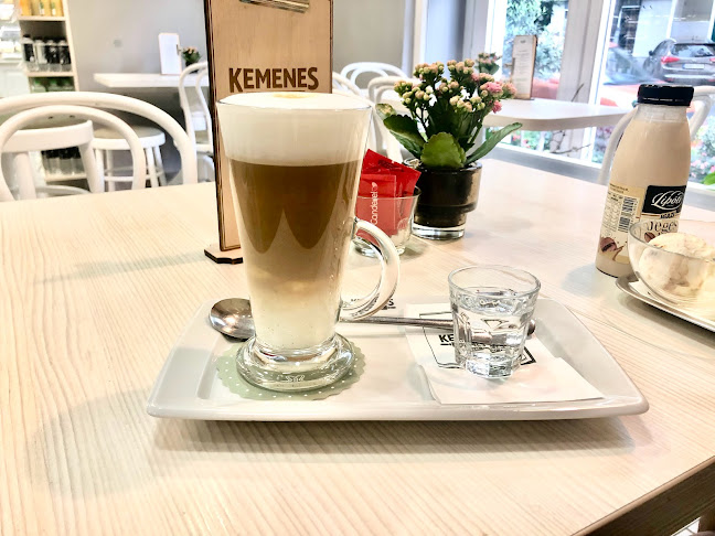 Opinii despre Kemenes Cukrászda Attila út în Budapest - Vendéglátás
