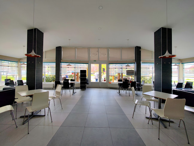 Comentarii opinii despre Castello Cukrászda