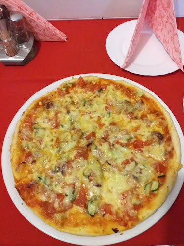 Niki Ételbár - Ajak