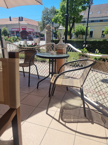 Szarvas, Kossuth Lajos tér 3/1, 5540