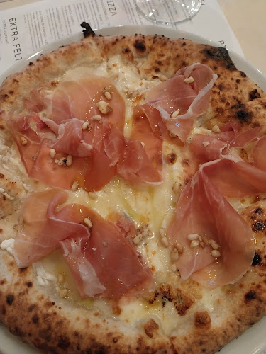 Opinii despre Digó Pizzeria I Kazinczy în Budapest - Vendéglátás