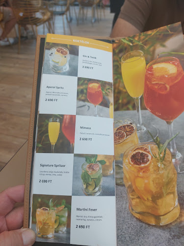 Cziniel Cukrászda és Találkozóhely - Vendéglátás