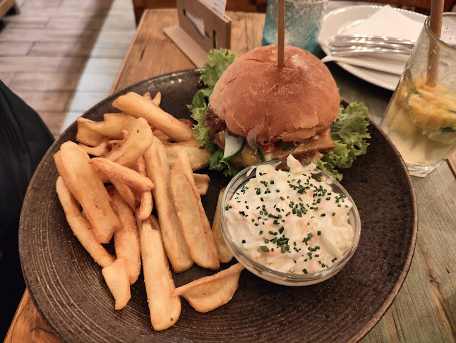 Halkakas Halbisztró - Vendéglátás