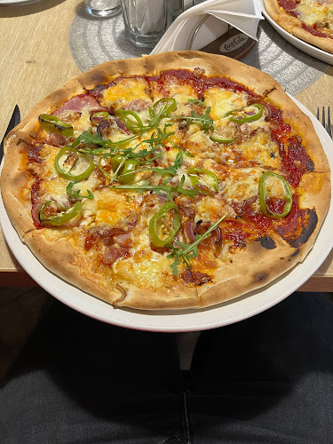 Opinii despre Pizza & Gyros Étterem és Rendezvényterem în Tata - Vendéglátás