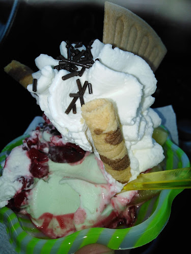 Opinii despre Benedettó Fagylaltozó, Kávézó în Győr - Vendéglátás