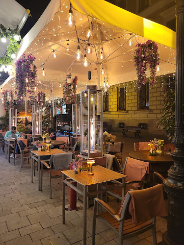 Budapest, Váci u 45, 1056