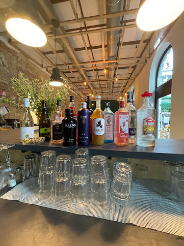 Comentarii opinii despre Beszélő Köntös