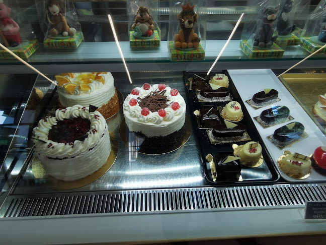 Tácsik Pékség-Cukrászda