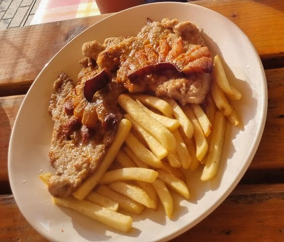 Opinii despre Csopak Vendéglő és Pizzéria în Ajka - Vendéglátás