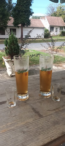 B-24 söröző kávézó