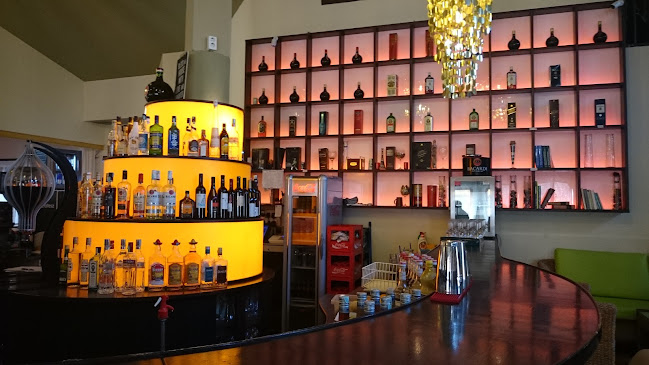 Opinii despre Club Cocoon în Tata - Vendéglátás