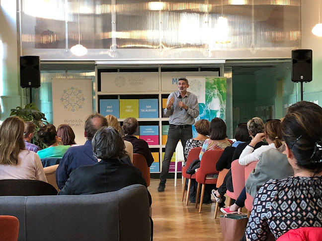 Opinii despre Nyolcharminc Presszó în Budapest - Vendéglátás