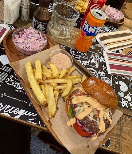 Opinii despre Tuning Bar & Burger în Budapest - Vendéglátás