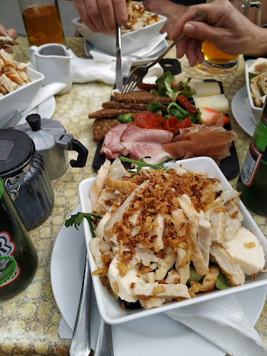 Opinii despre Coyote Coffee & Deli în Budapest - Vendéglátás