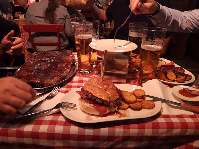 Muter Cafe & Beer (Muter Pub Gozsdu) - Budapest