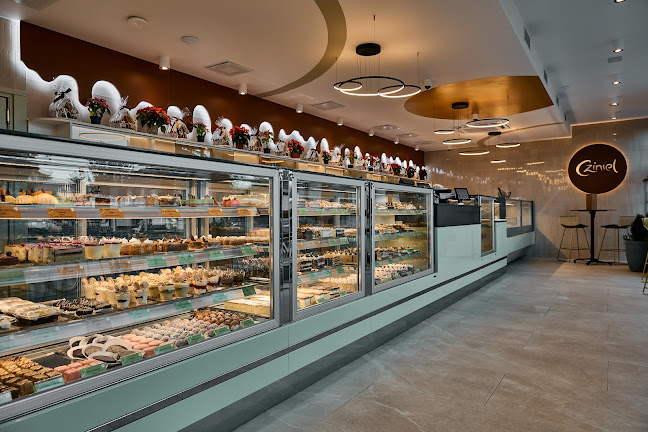 Cziniel Cukrászda és Találkozóhely