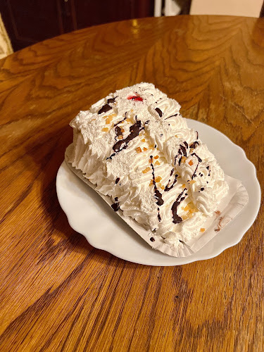 Opinii despre Édeskrém Cukrászda în Battonya - Vendéglátás