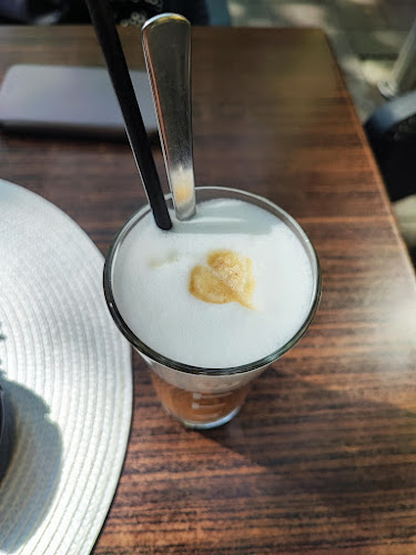 Opinii despre Korzó Kávéház în Szolnok - Vendéglátás