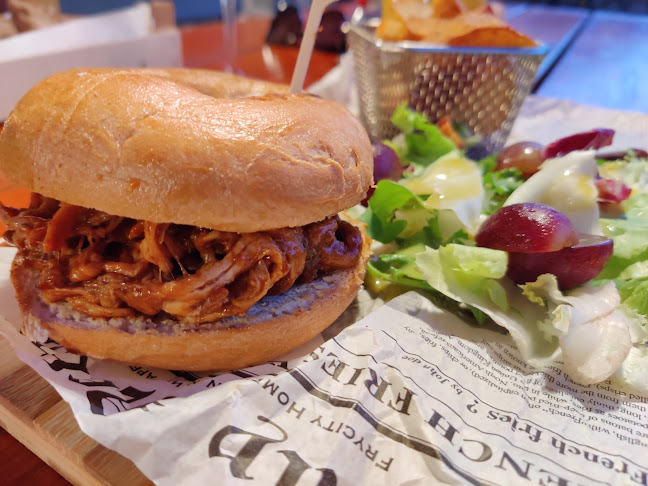 Comentarii opinii despre Borbarátok Étterem és Vendégház