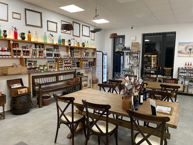 Comentarii opinii despre Borháló Pápa Borkereskedés és Gasztro üzlet