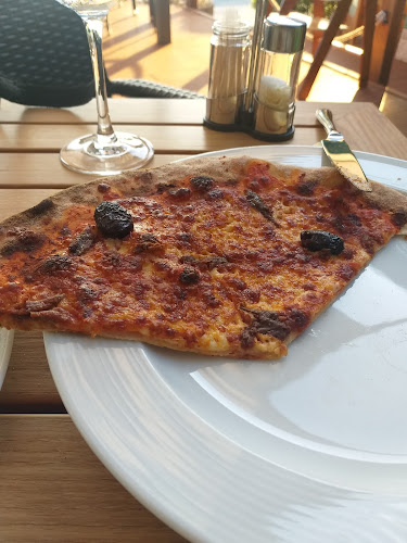 Comentarii opinii despre Apáti Étterem, Kávézó