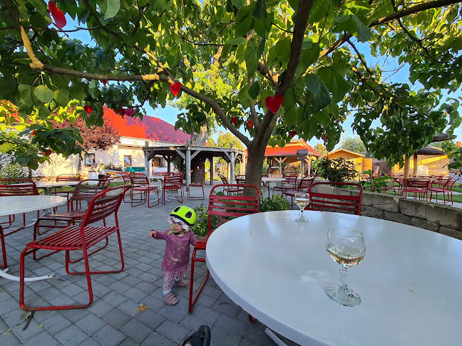 401-es Romkocsma és Kemence Kert