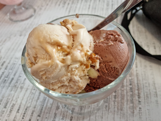 Opinii despre Farfalla fagylaltozó Isaszeg în Isaszeg - Vendéglátás