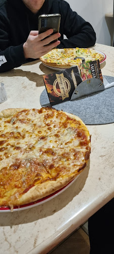 Opinii despre Grande Family în Nyergesújfalu - Vendéglátás