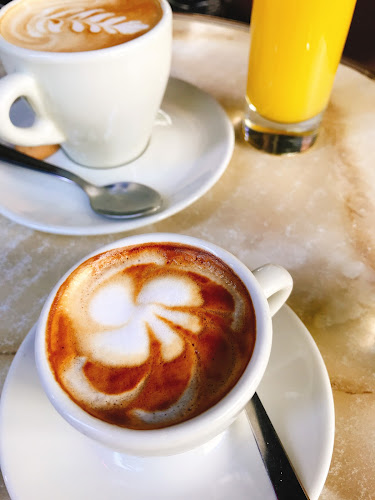 Comentarii opinii despre Művész Kávéház