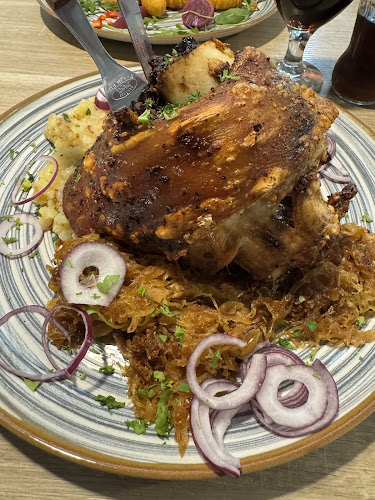 Opinii despre HBH Bajor Sörház, Étterem és Panzió în Kazincbarcika - Vendéglátás