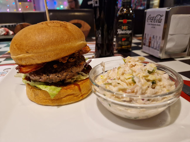 Comentarii opinii despre Chili Dog Amerikai Étterem