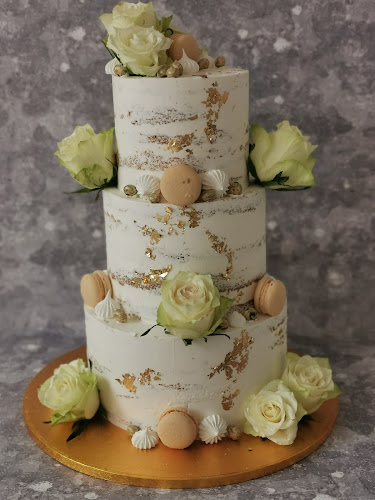 Comentarii opinii despre Azur Cake - Kézműves tortaműhely (esküvői, születésnapi torta, macaron, mousse) Miskolc