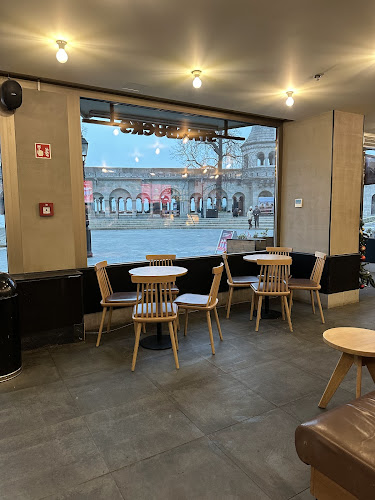 Starbucks Castle - Vendéglátás