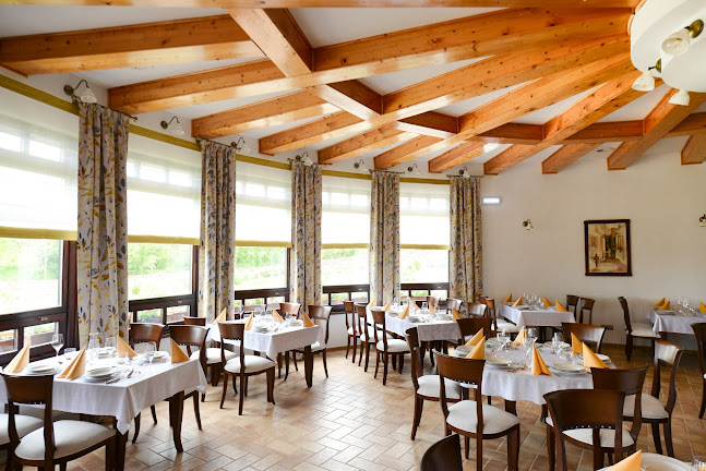 Fiastyúk Udvarház - étterem, szállás, biofarm