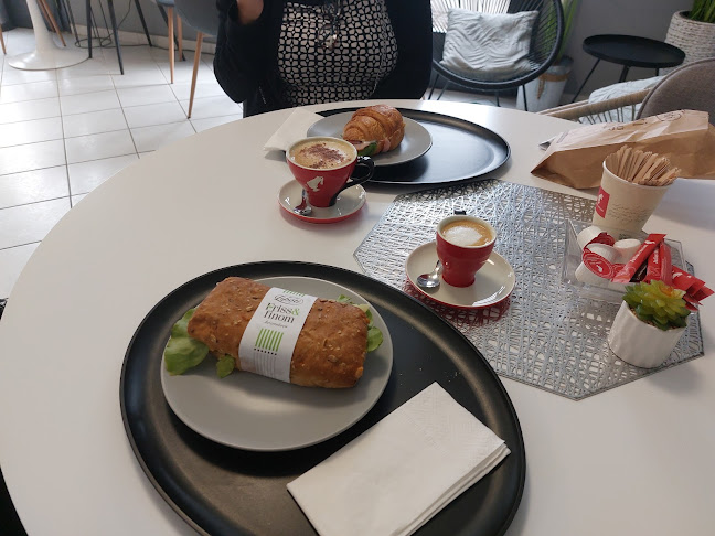 Opinii despre Lipóti pékség în Aszód - Vendéglátás