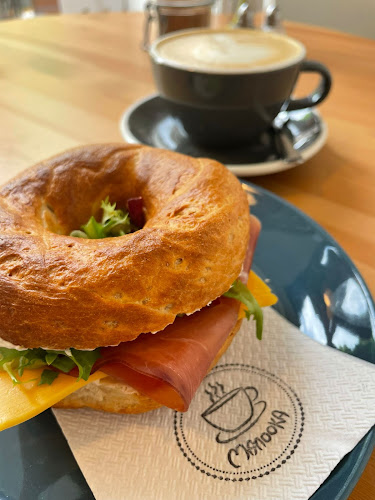 Manooka Kávézó - Vendéglátás