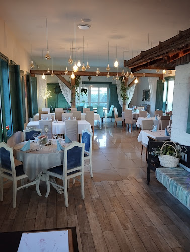 Opinii despre Tánti Házias Ízek în Újhartyán - Vendéglátás