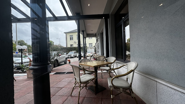 Bistro Garden and Pizzeria