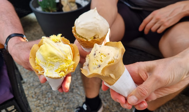 Opinii despre Tóparti Fagyizó în Zamárdi - Vendéglátás