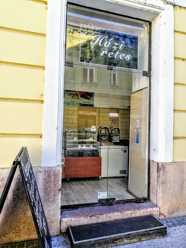 Opinii despre Rétesbolt în Győr - Vendéglátás