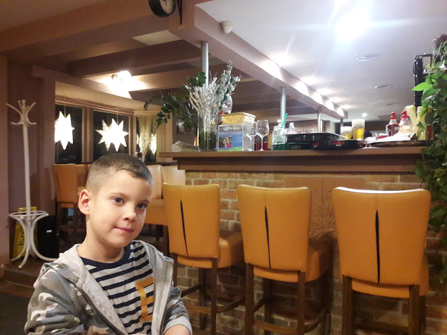 Gömböc Pizzéria - Vendéglátás