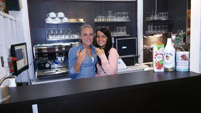 Comentarii opinii despre Patron Kávézó és Bár